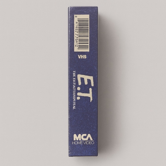 MCA 1988 Sealed Blue Cover E.T. The Extra-Terrestrial VHS Tape 80s Nostalgia - Picture 2 of 9